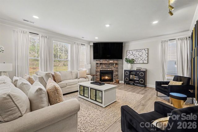 108 W Northstone Road, Mooresville, NC 28115
