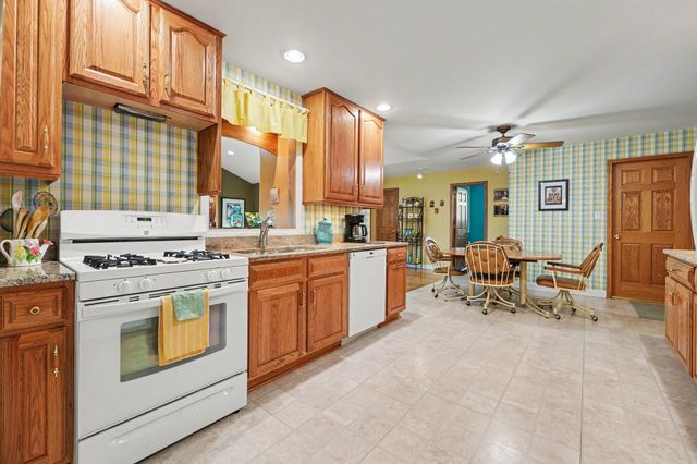 12400 S 70th Avenue, Palos Heights, IL 60463