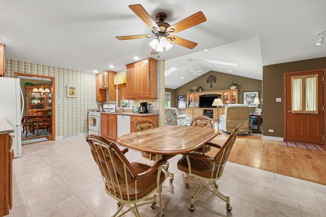 12400 S 70th Avenue, Palos Heights, IL 60463