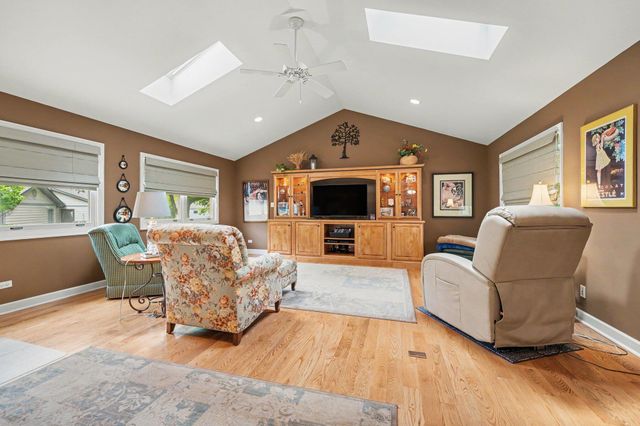 12400 S 70th Avenue, Palos Heights, IL 60463