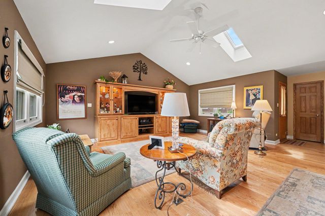 12400 S 70th Avenue, Palos Heights, IL 60463