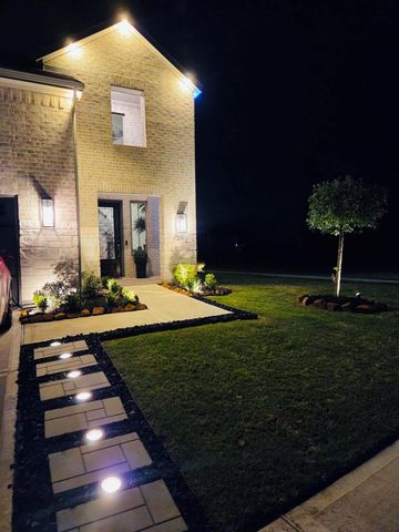 211 Vista Knoll Court, New Caney, TX 77357
