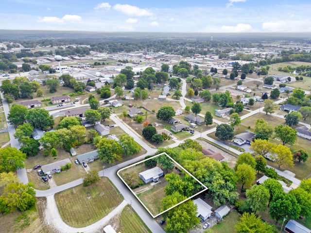 203 S Elder Street, Buffalo, MO 65622