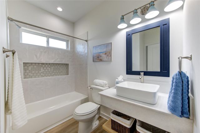1014 Treaty Dr, Surfside Beach, TX 77541