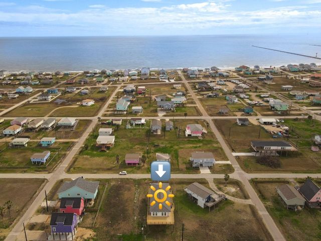 1014 Treaty Dr, Surfside Beach, TX 77541