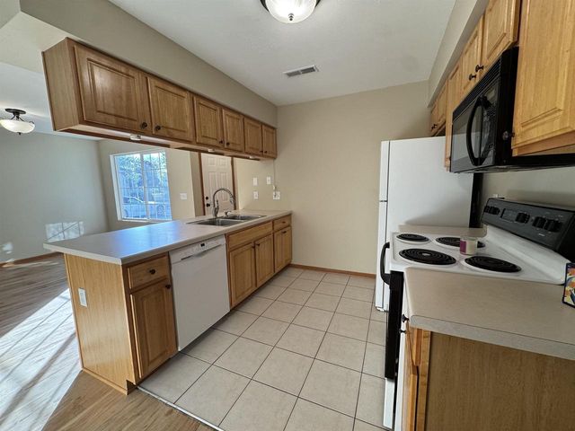 2635 Iva Court #17, Beloit, WI 53511