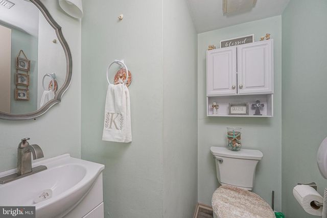 640 FOXTON, West Deptford, NJ 08051