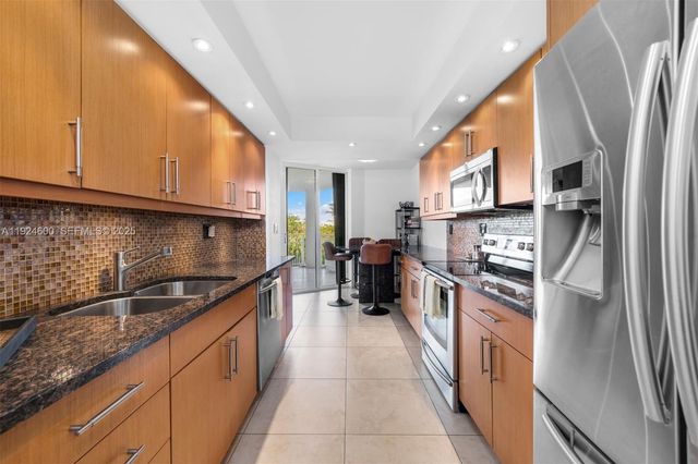 4000 Towerside Ter 705, Miami, FL 33138