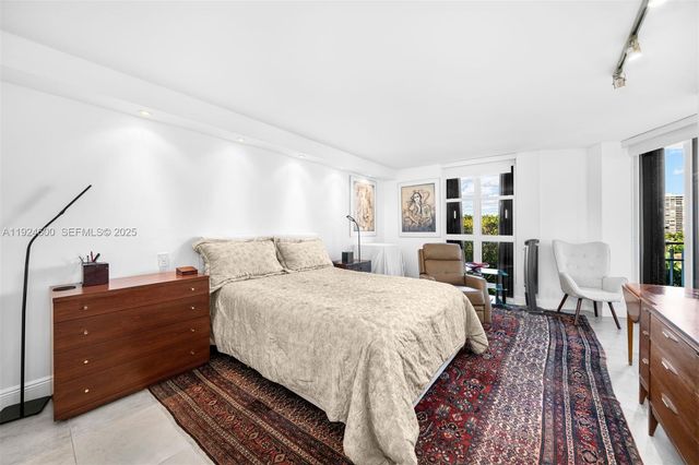 4000 Towerside Ter 705, Miami, FL 33138