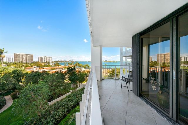 4000 Towerside Ter 705, Miami, FL 33138