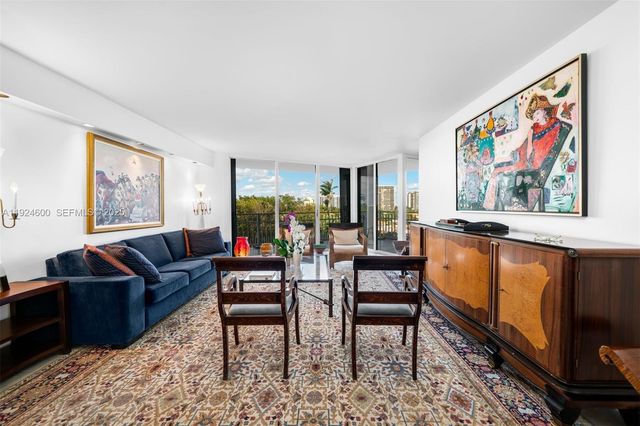 4000 Towerside Ter 705, Miami, FL 33138