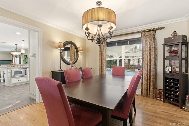 22 Knott Drive, Glen Cove, NY 11542