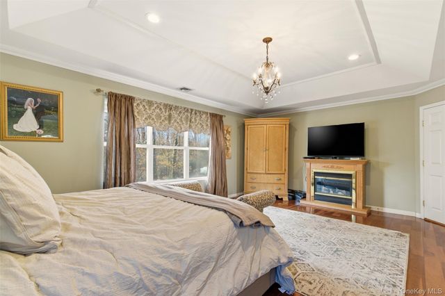 22 Knott Drive, Glen Cove, NY 11542