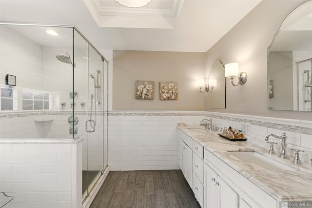 22 Knott Drive, Glen Cove, NY 11542