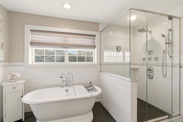 22 Knott Drive, Glen Cove, NY 11542