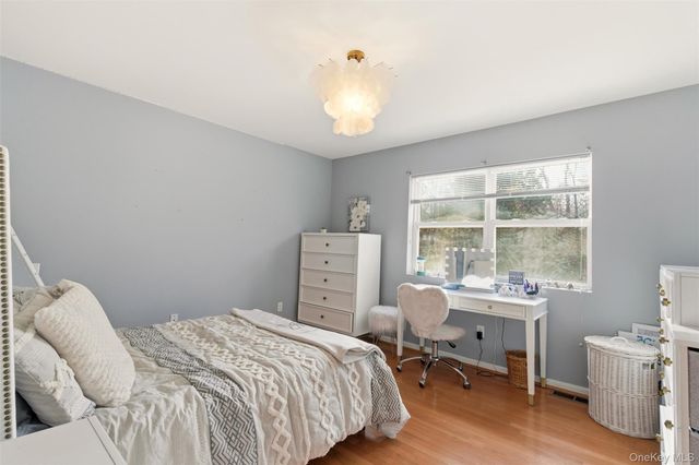 22 Knott Drive, Glen Cove, NY 11542