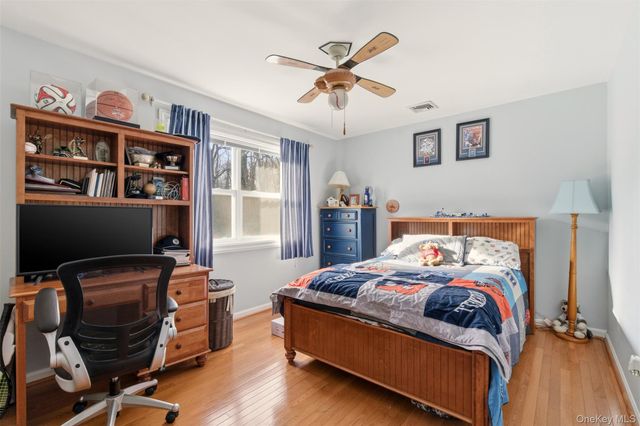 22 Knott Drive, Glen Cove, NY 11542