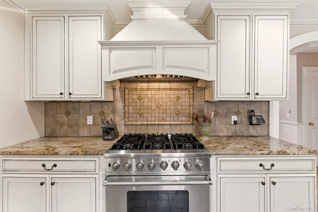 22 Knott Drive, Glen Cove, NY 11542