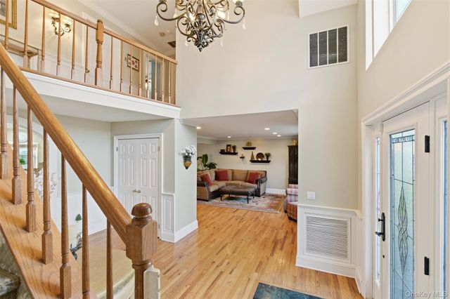 22 Knott Drive, Glen Cove, NY 11542