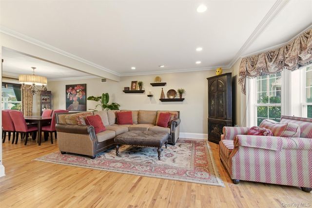 22 Knott Drive, Glen Cove, NY 11542