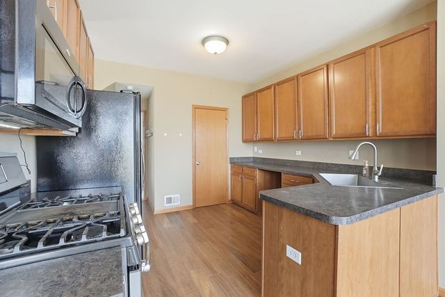 1008 Heron Circle 1, Joliet, IL 60431