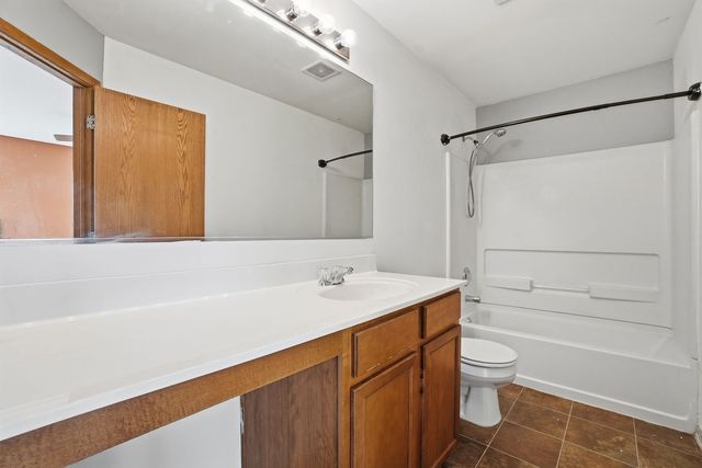 1008 Heron Circle 1, Joliet, IL 60431