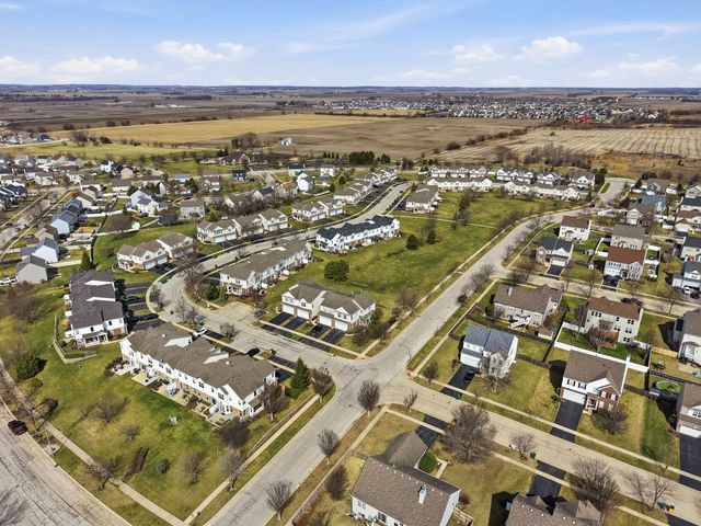 1008 Heron Circle 1, Joliet, IL 60431