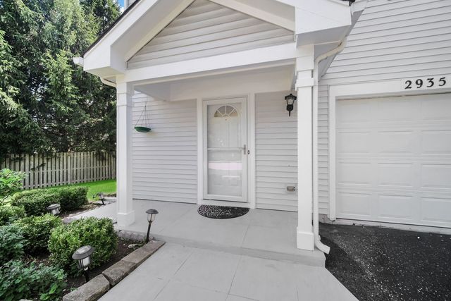 2935 Cedar Glade Drive, Naperville, IL 60564