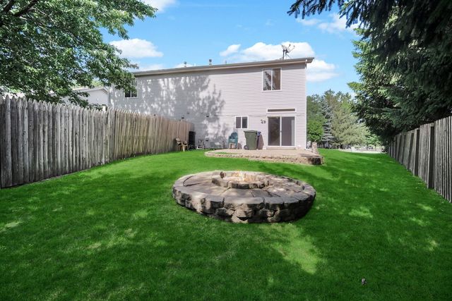 2935 Cedar Glade Drive, Naperville, IL 60564