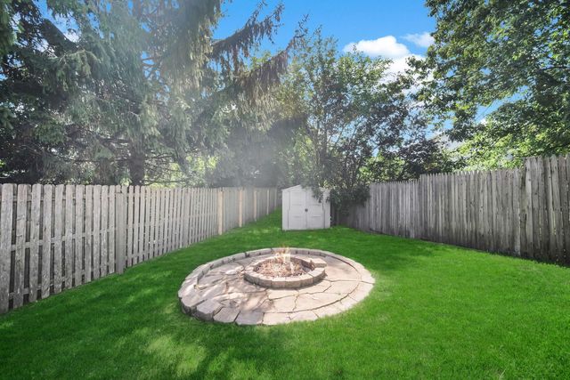 2935 Cedar Glade Drive, Naperville, IL 60564
