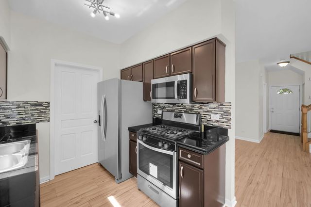 2935 Cedar Glade Drive, Naperville, IL 60564