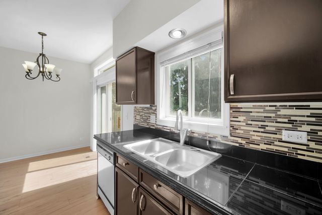 2935 Cedar Glade Drive, Naperville, IL 60564