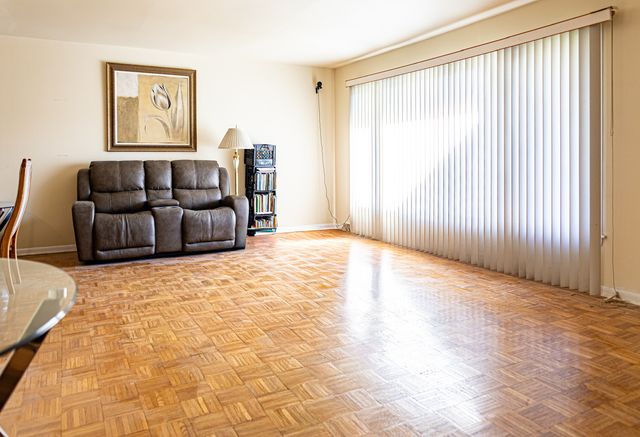 500 N Illinois Avenue, Glenwood, IL 60425