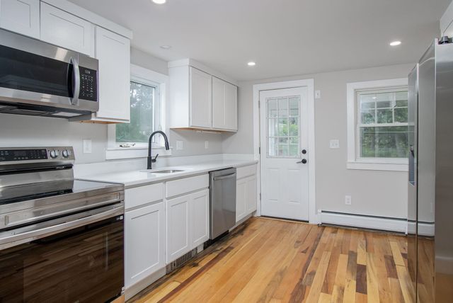 30 Dawson Avenue, Manchester, NH 03104