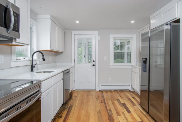 30 Dawson Avenue, Manchester, NH 03104
