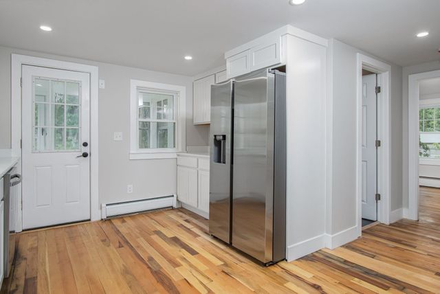 30 Dawson Avenue, Manchester, NH 03104