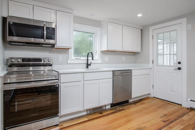 30 Dawson Avenue, Manchester, NH 03104