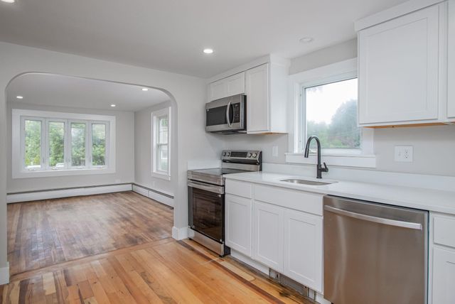 30 Dawson Avenue, Manchester, NH 03104