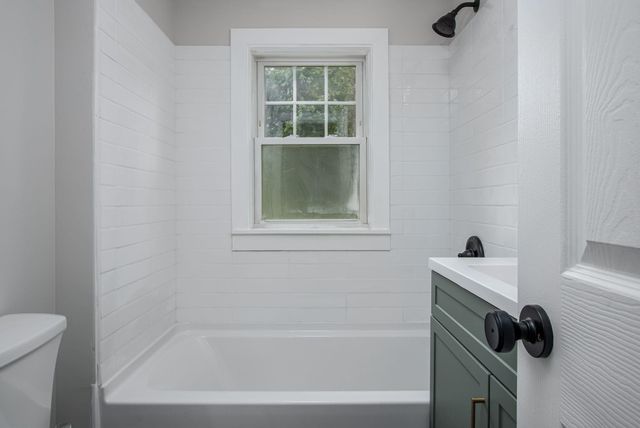 30 Dawson Avenue, Manchester, NH 03104