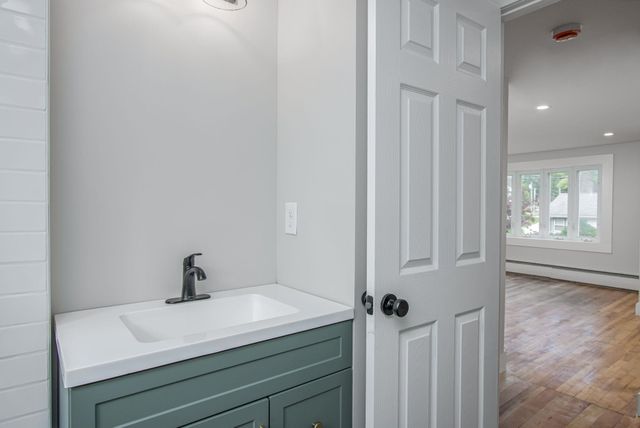 30 Dawson Avenue, Manchester, NH 03104