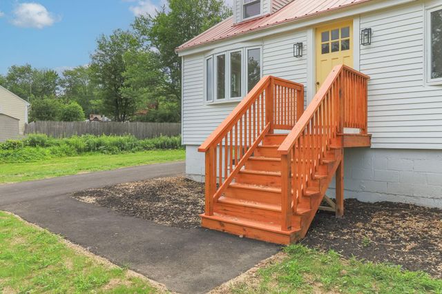 30 Dawson Avenue, Manchester, NH 03104
