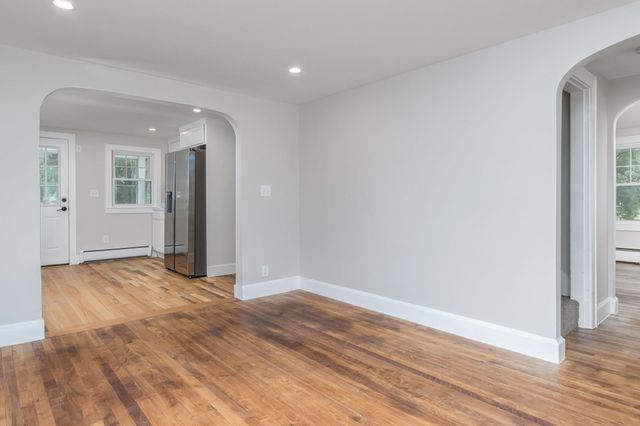 30 Dawson Avenue, Manchester, NH 03104