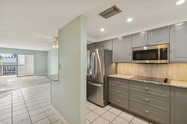 1243 S MARTIN LUTHER KING JR AVENUE B501, Clearwater, FL 33756