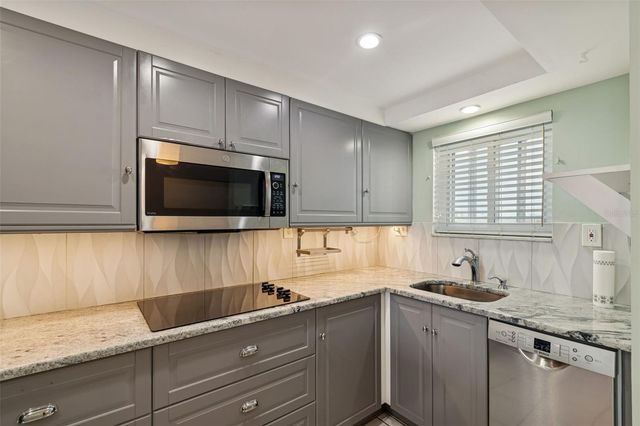 1243 S MARTIN LUTHER KING JR AVENUE B501, Clearwater, FL 33756