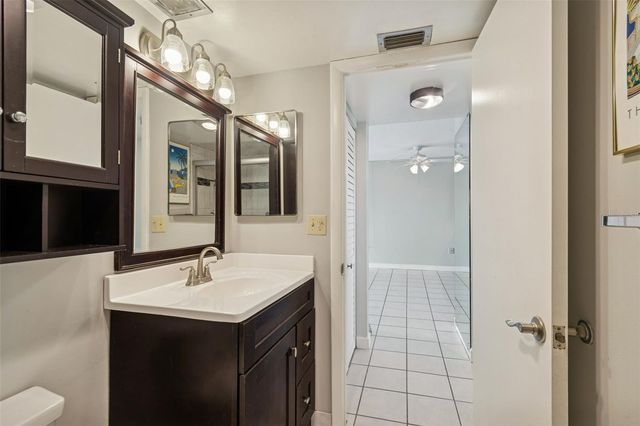 1243 S MARTIN LUTHER KING JR AVENUE B501, Clearwater, FL 33756