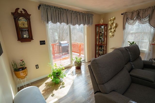 3 Columbia Rd, Billerica, MA 01821