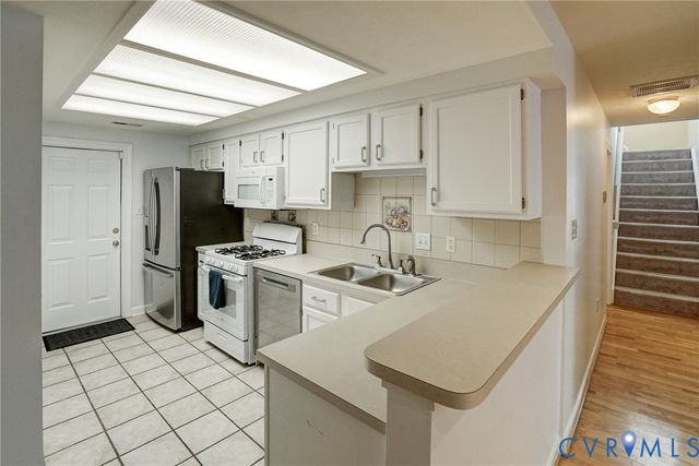 1432 Patriot Cir, Glen Allen, VA 23059