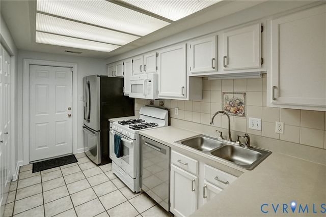 1432 Patriot Cir, Glen Allen, VA 23059