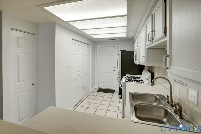 1432 Patriot Cir, Glen Allen, VA 23059