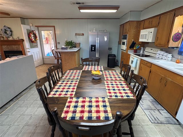 32 County Road 4784, Sulphur Springs, TX 75482